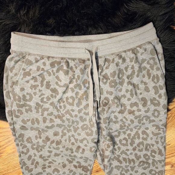 Leopard Print Women’s Joggers Size L - Picture 5 of 6